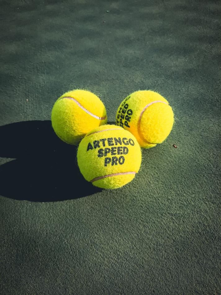 Tennis balls